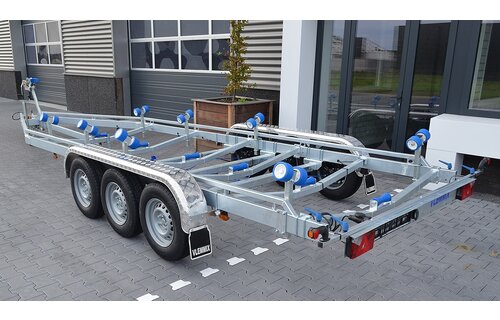 Vlemmix Boottrailer "R" | 8,4 m (as 3×1350 kg)