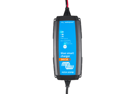 Blue Smart IP65 Charger 24/5 + DC connector
