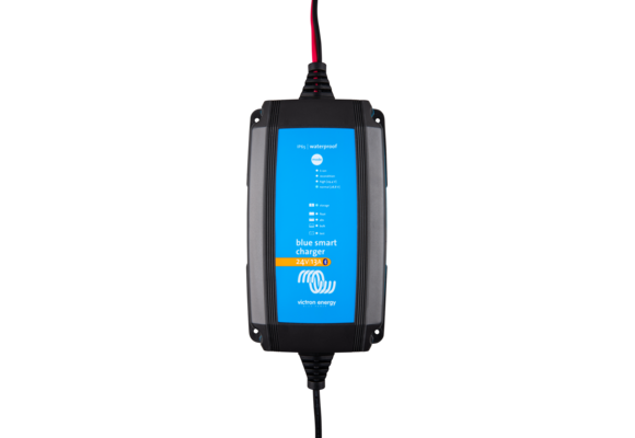 Blue Smart IP65 Charger 24/13 + DC connector