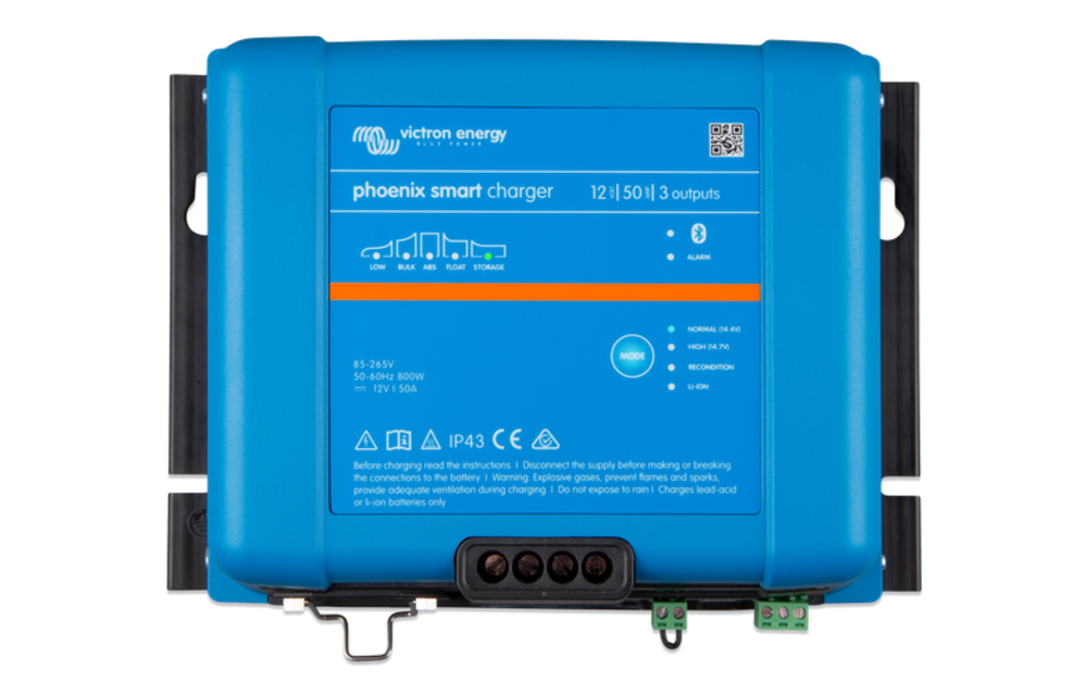 Phoenix Smart IP43 Charger 12/30 (3) 120-240V