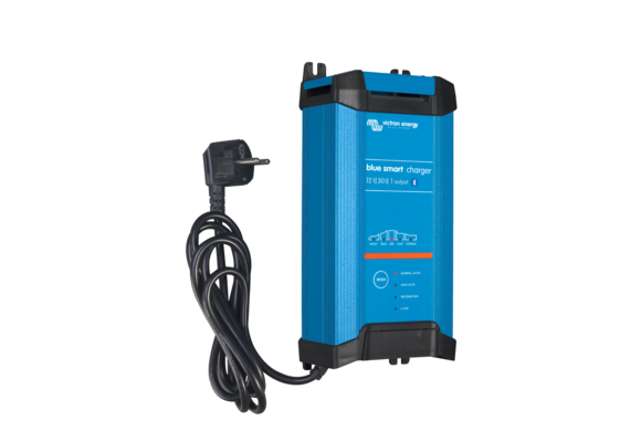 Blue Smart IP22 Charger 12/30 (1)