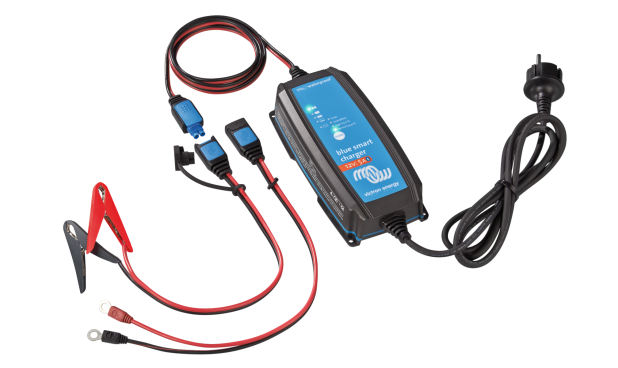 Blue Smart IP65s Charger 12/5 + DC connector