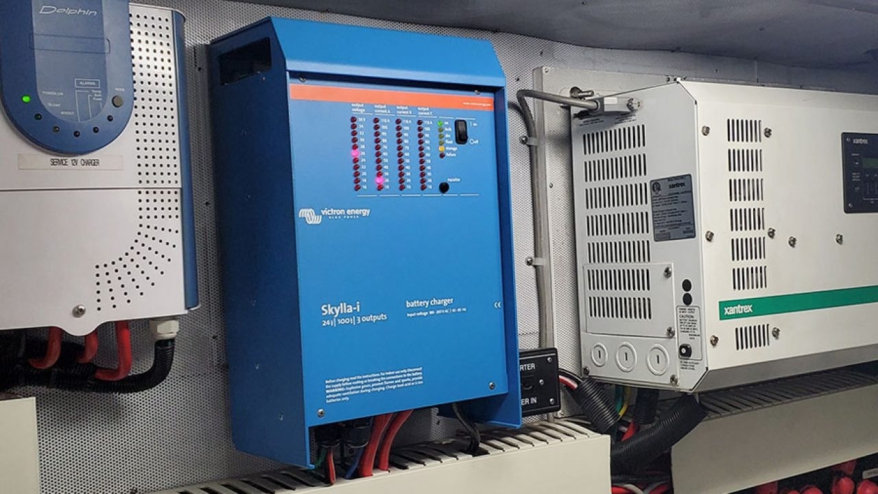 Zo kies je de juiste acculader voor je boot!