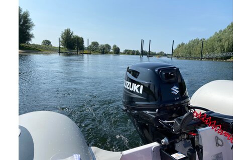 Suzuki buitenboordmotor 9.9 pk – DF9B - Kortstaart – Zwart