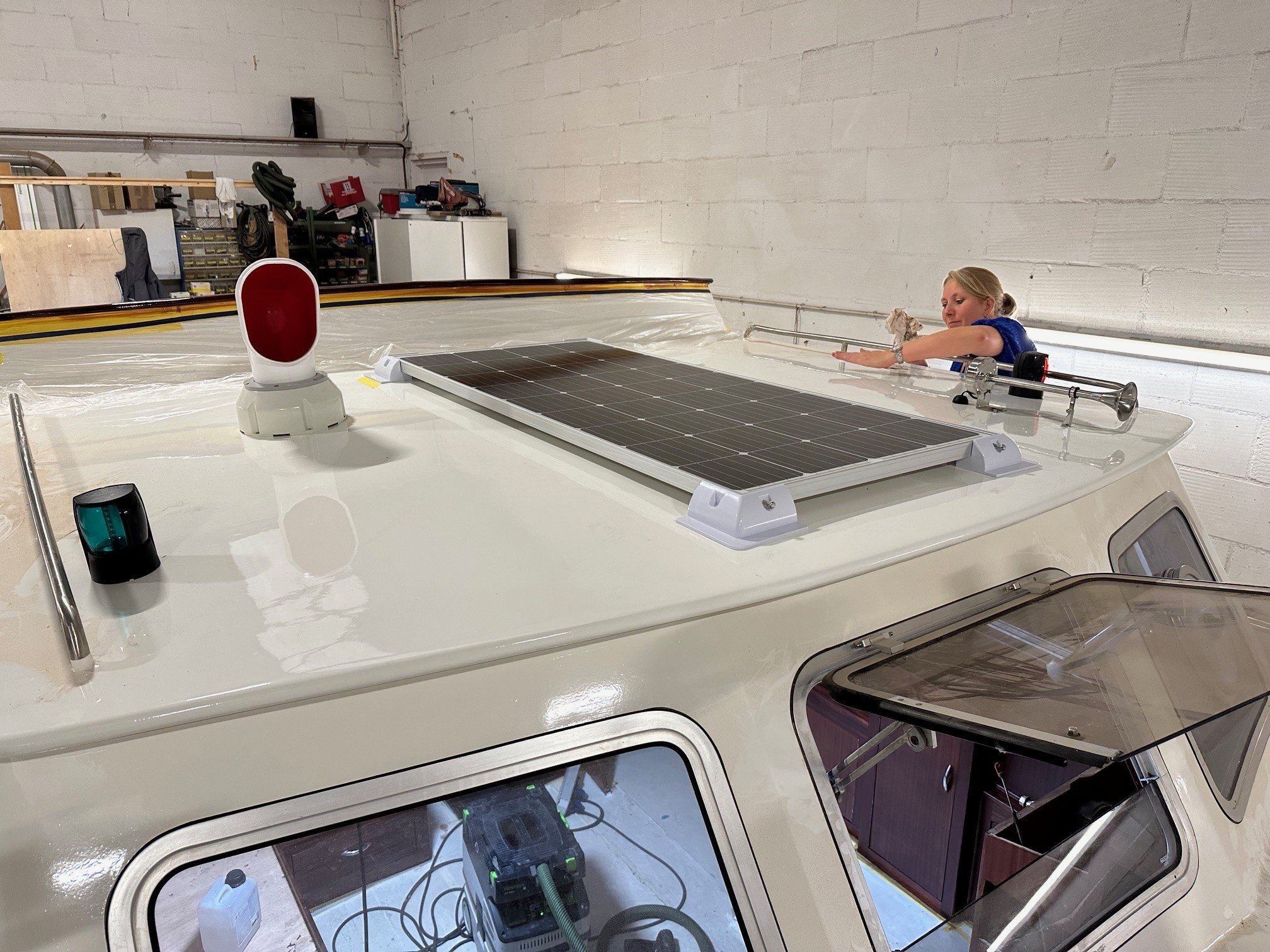 Victron zonnepaneel installeren op de boot