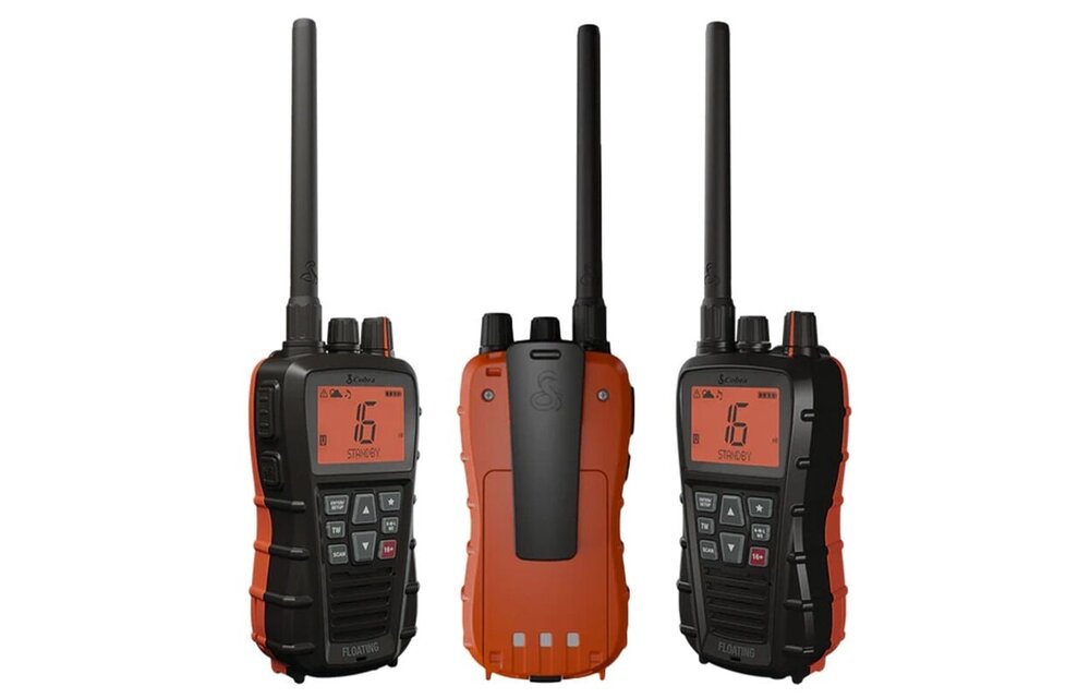 Cobra BlueBound 350 VHF — drijvende handheld marifoon (6W, IPX7, USB-C)