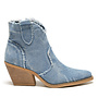 Kurze Cowboystiefel Blaue Jeans