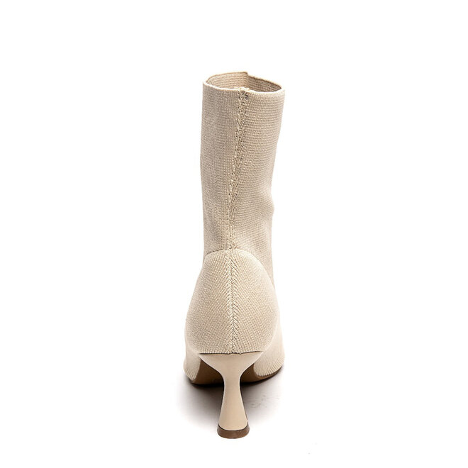 Sock Boots Beige mit Kittenabsatz