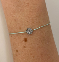 VANESSA TUGENDHAFT VanesVanessa Tugdenhaft draad armband met klaver diamanten aqua zilver