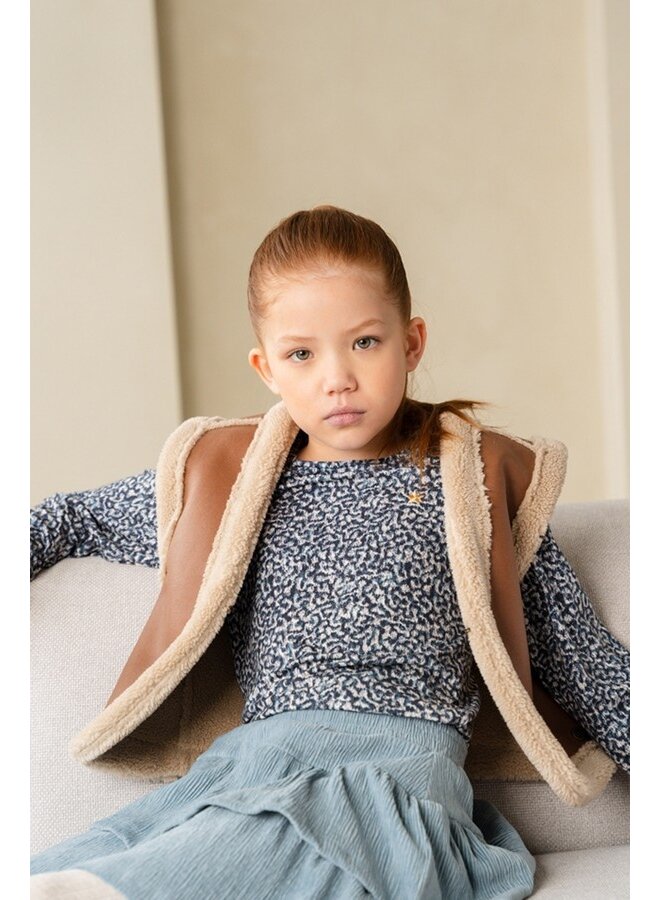 F408-5407 Evy Flo girls top with elasticated cuff and shoulder | Window maze (926) W24