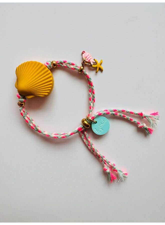 Armbandje | Schelp Okergeel