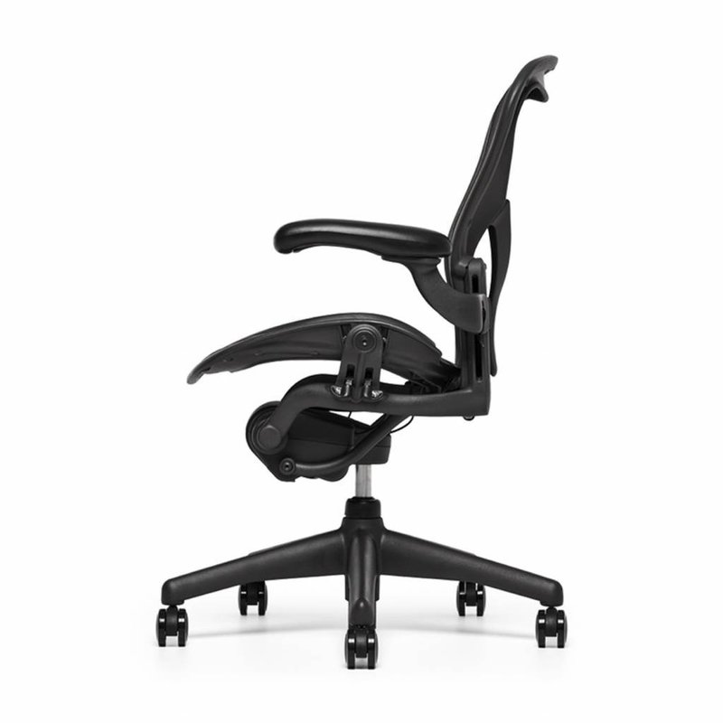 Herman Miller Refurbished Herman Miller Aeron Chair Classic (graphite)