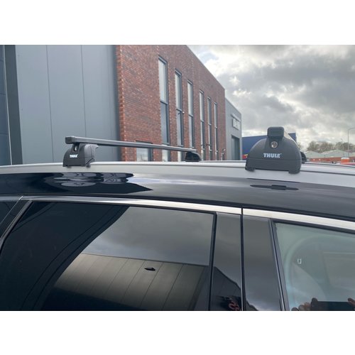 Thule SquareBar Thule SquareBar dakdragers Hyundai Santa Fe bouwjaar 2019 t/m 2024 met gesloten dakrailing Thule SquareBar Thule SquareBar dakdragers Hyundai Santa Fe bouwjaar 2019 t/m 2024 met gesloten dakrailing