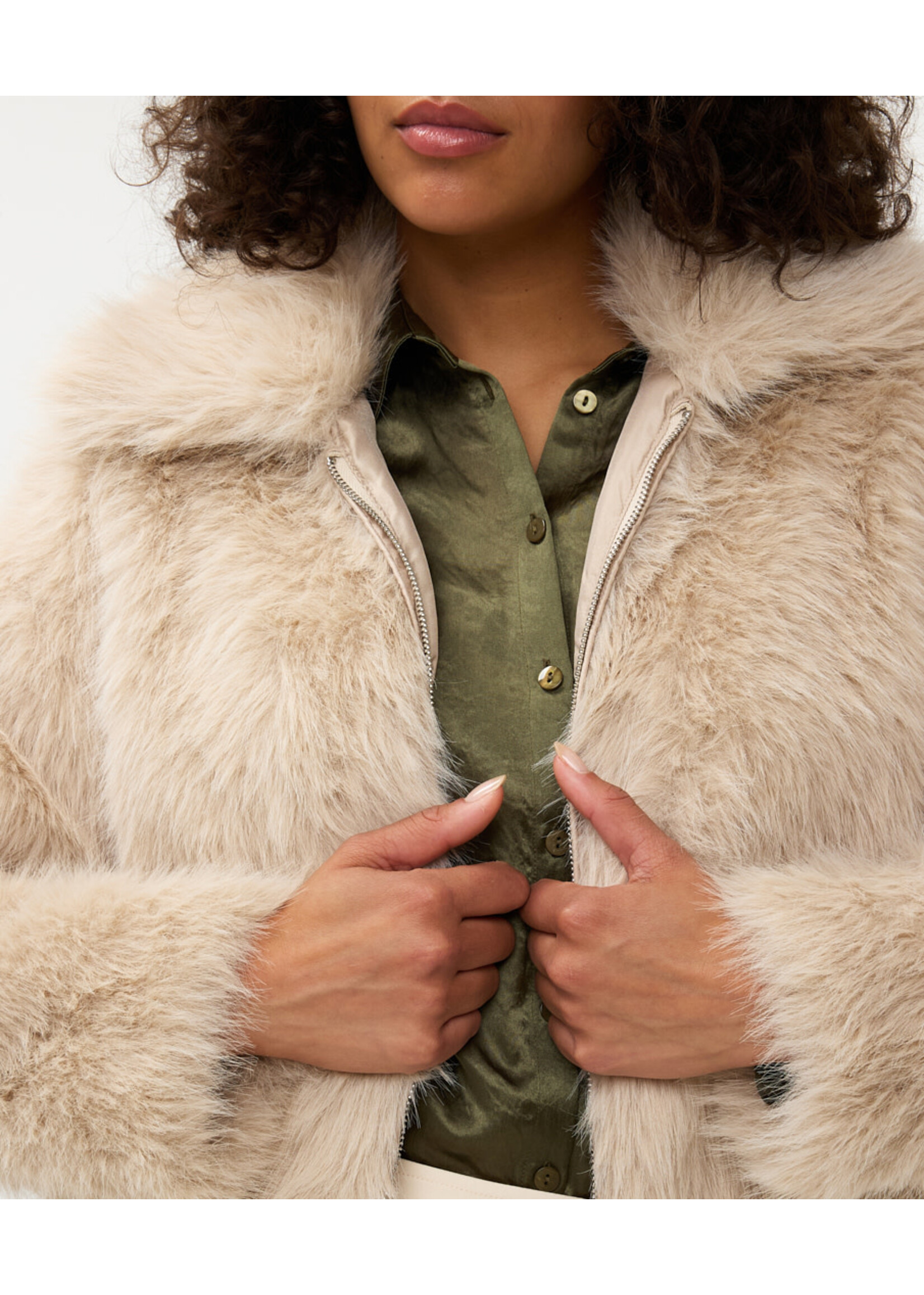 Jacket short faux fur