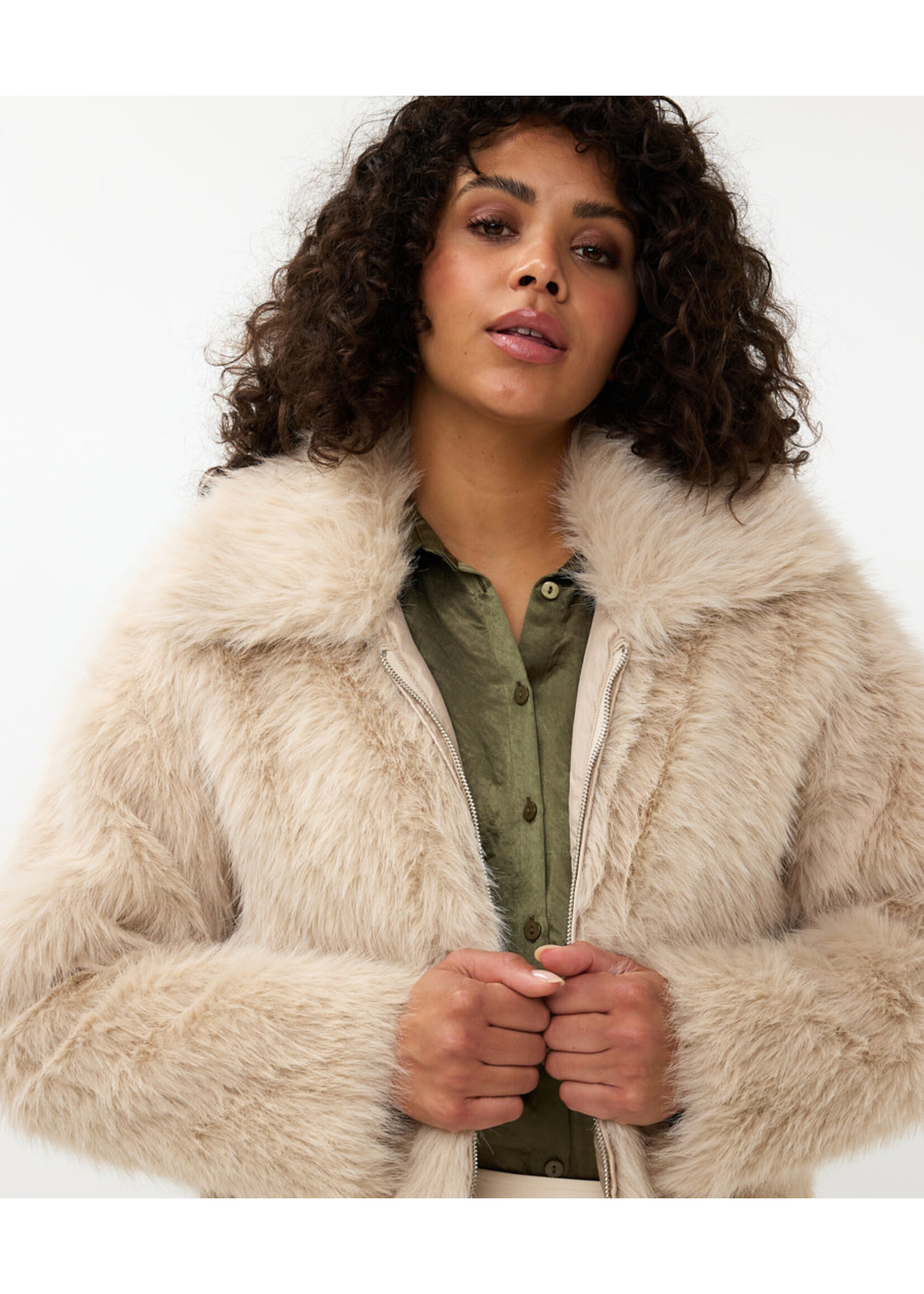 Jacket short faux fur