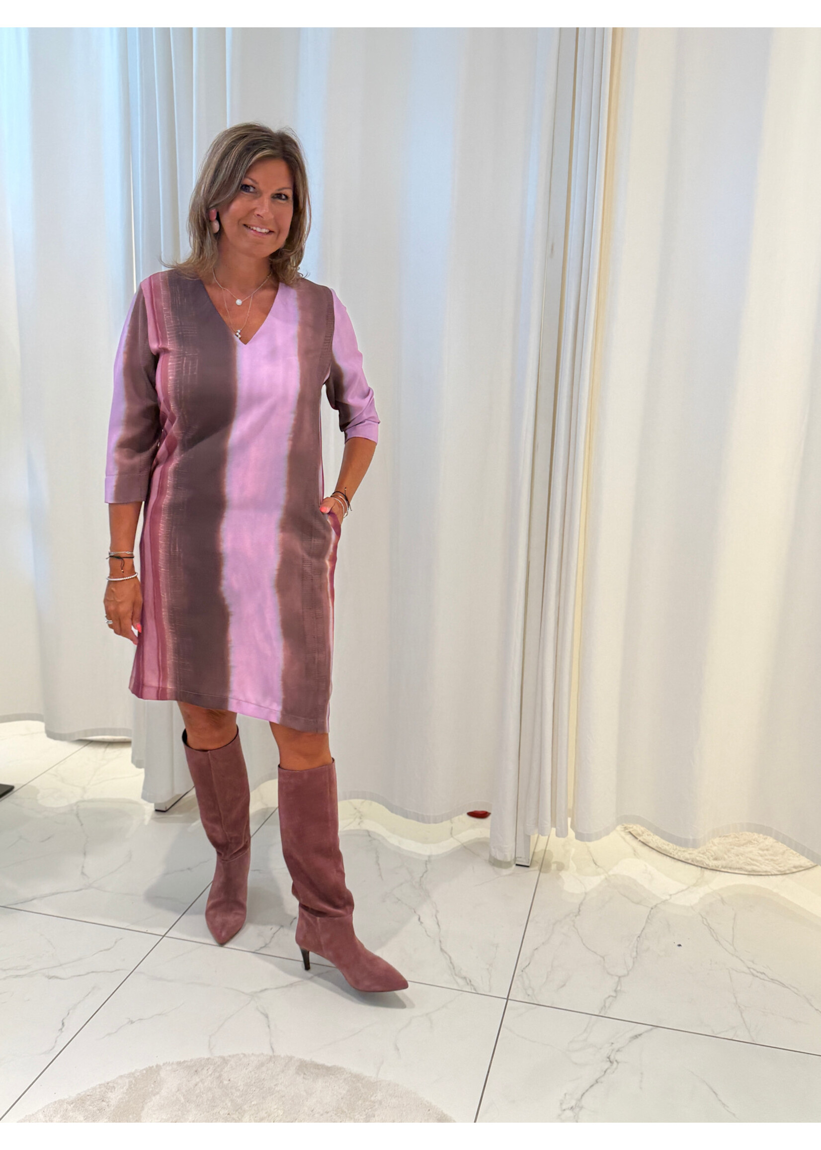 A/W25-kleed ros kort kleed