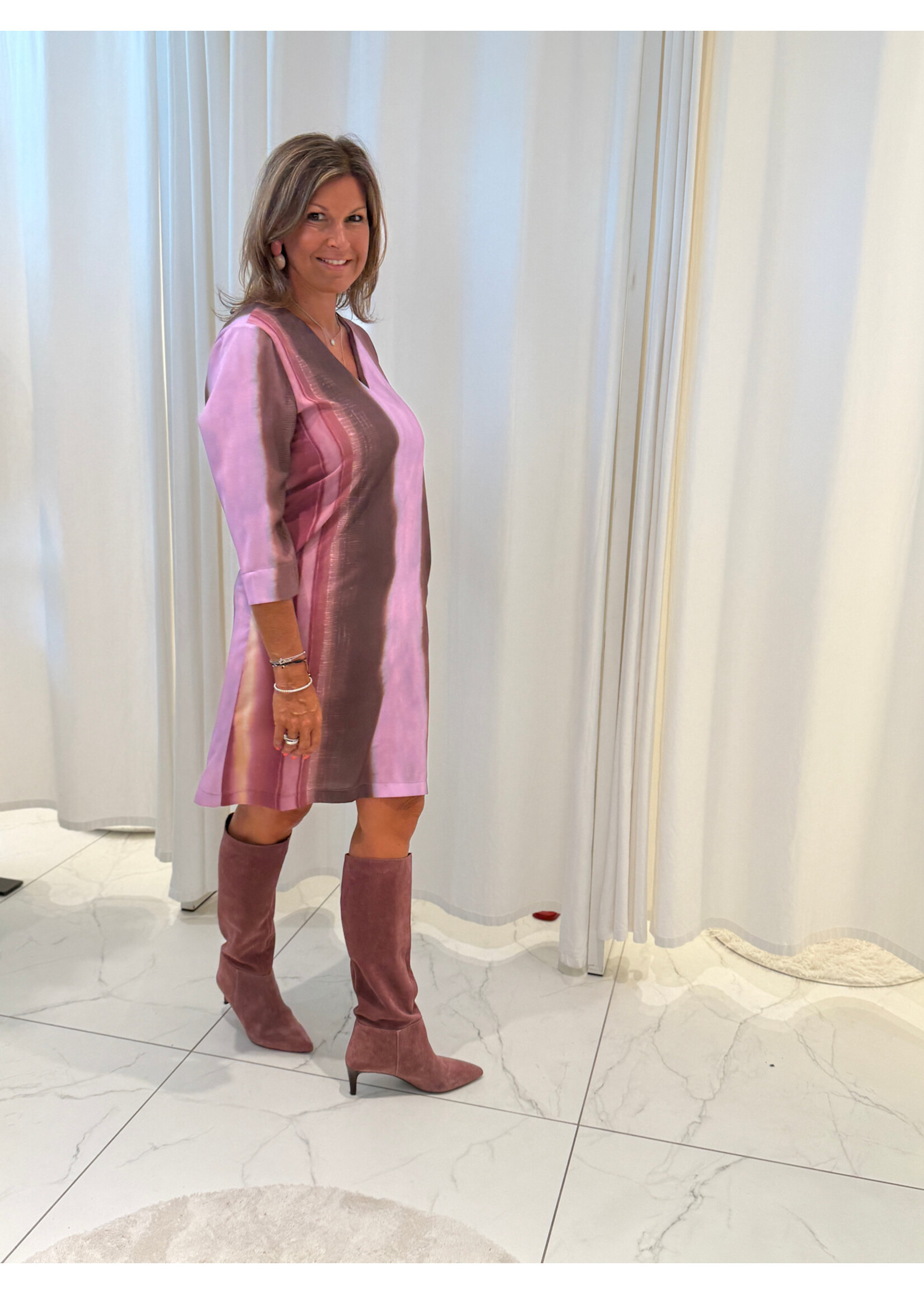 A/W25-kleed ros kort kleed
