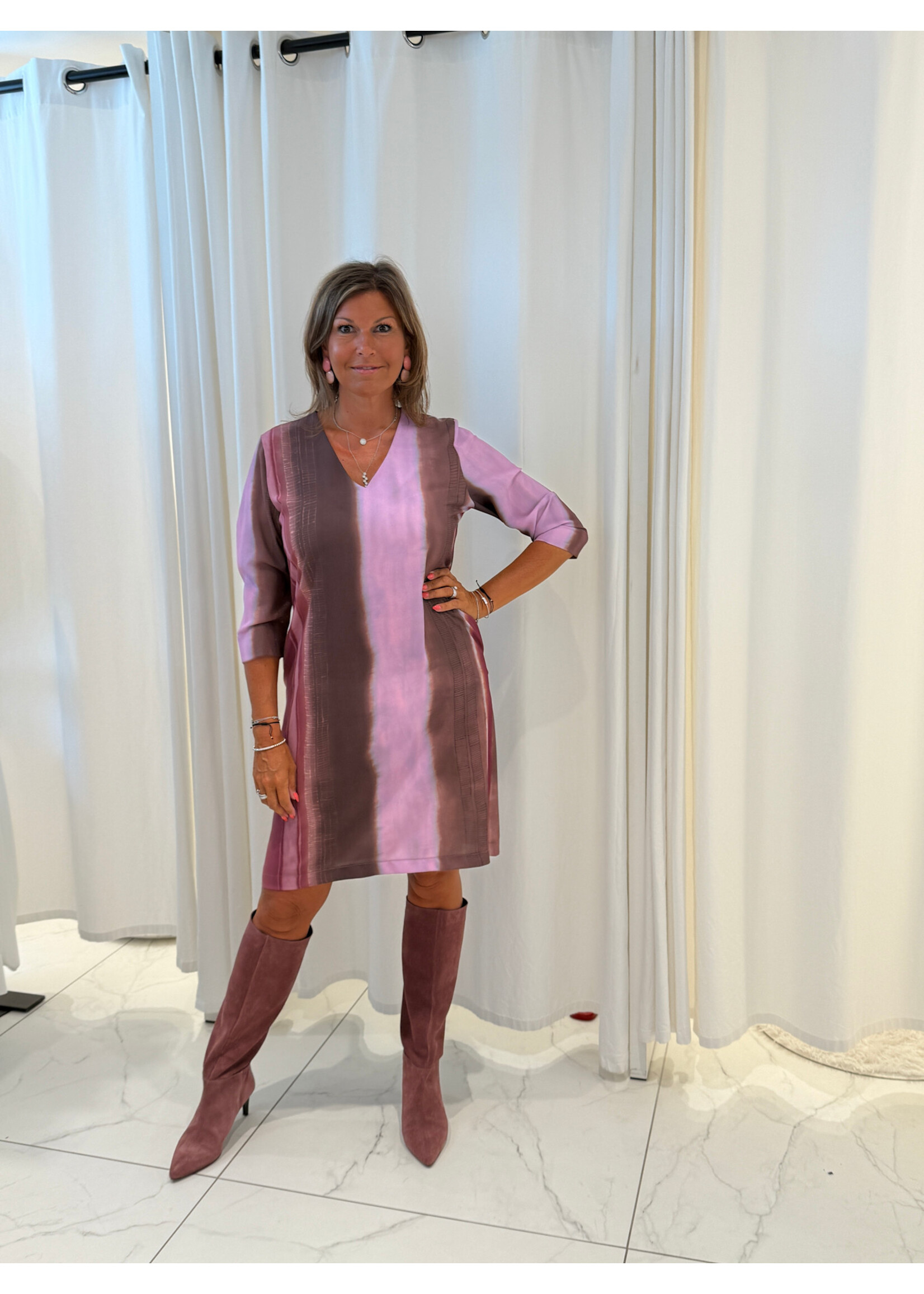 A/W25-kleed ros kort kleed