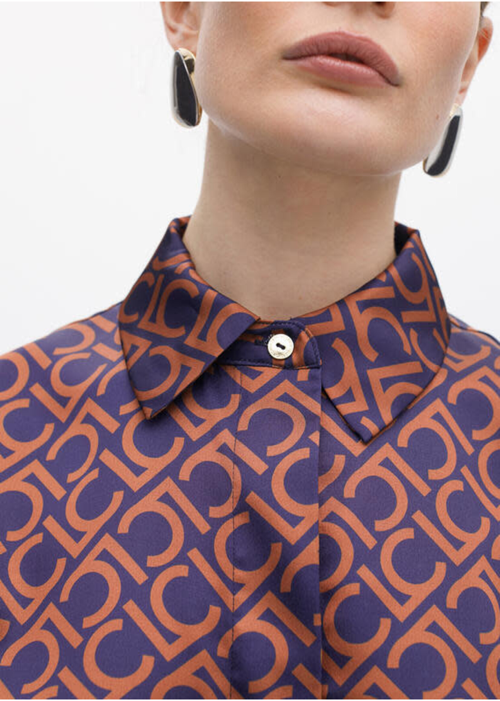 LF2515020 Camisa estampada en satén recta AZUL-MARRON