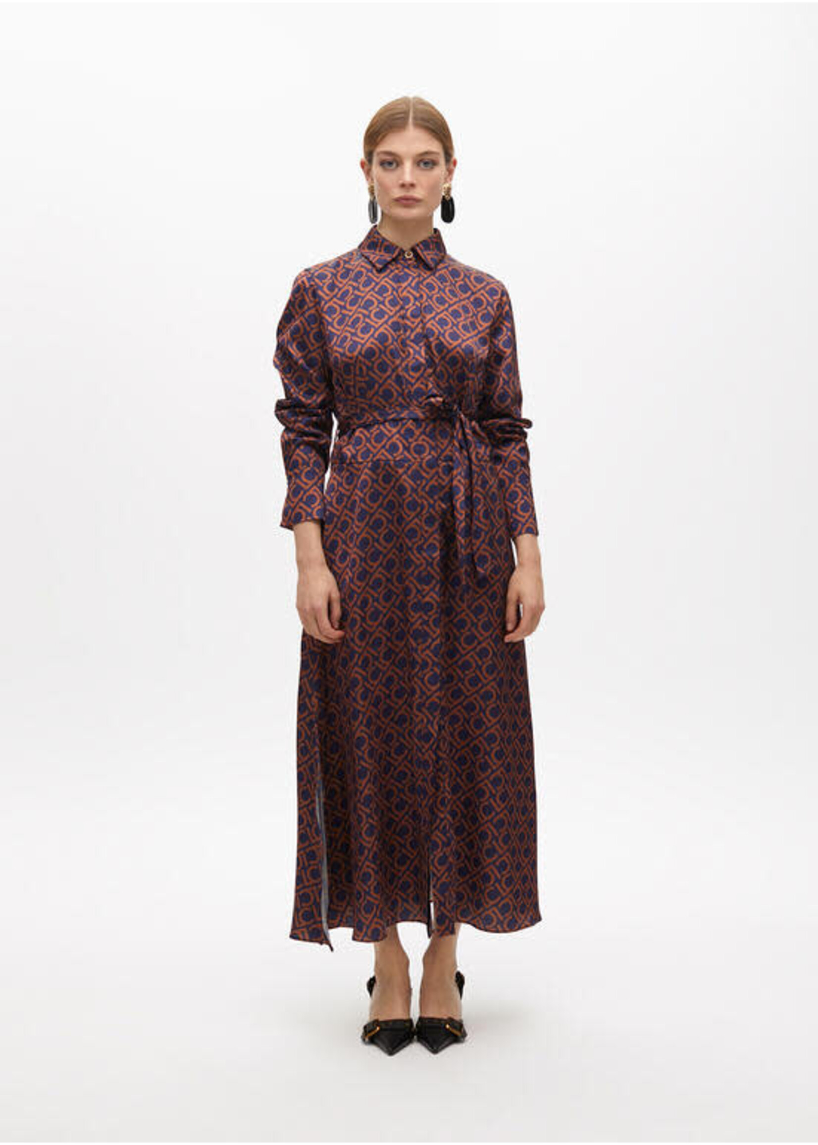 LF2516011 Vestido camisero estampado logotipado AZUL-MARRON