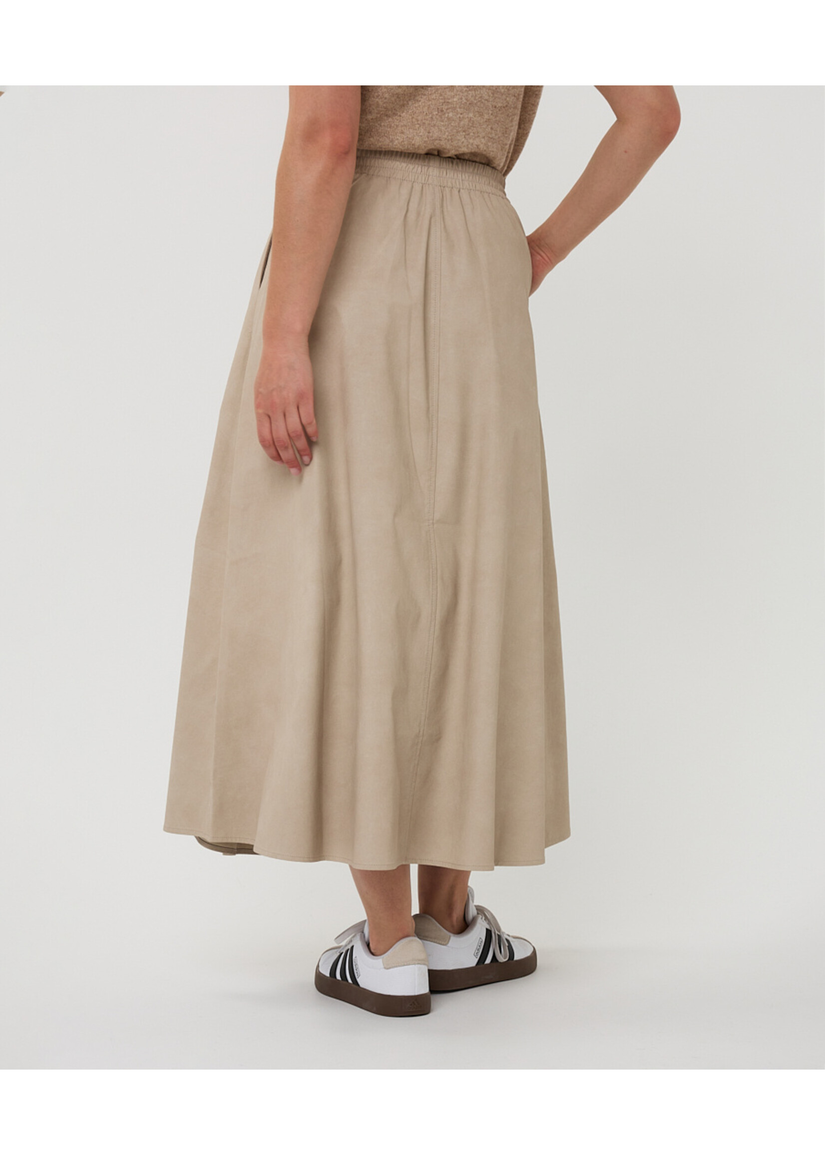 F25.11504 Skirt long lightweight PU