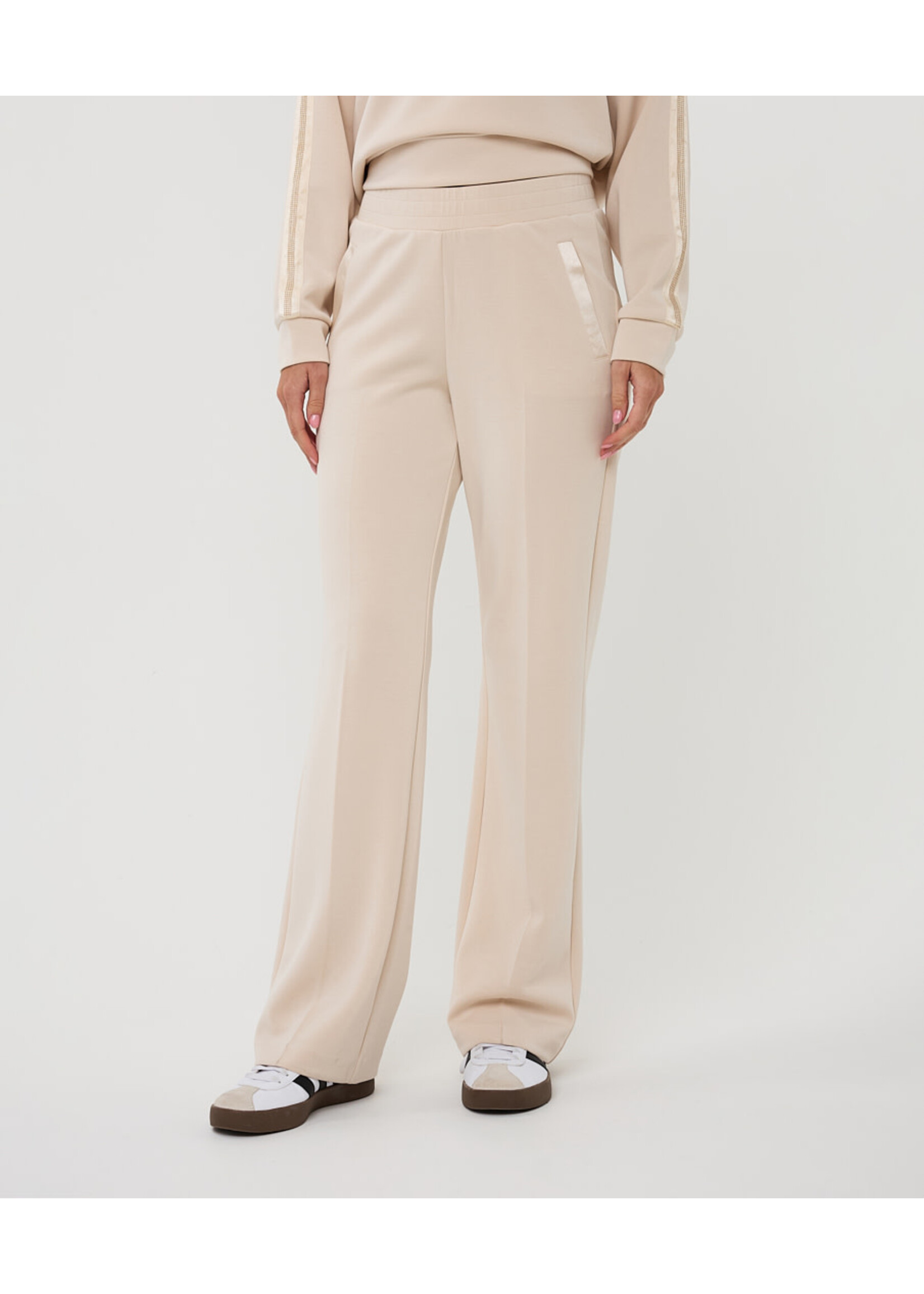 F25.05506 Trousers wide modal