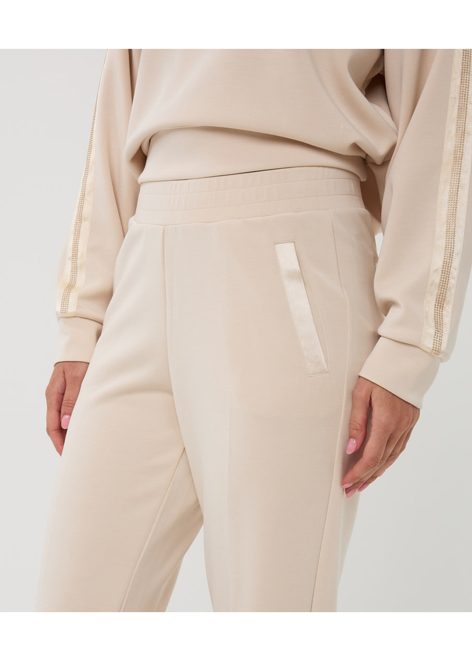 F25.05506 Trousers wide modal