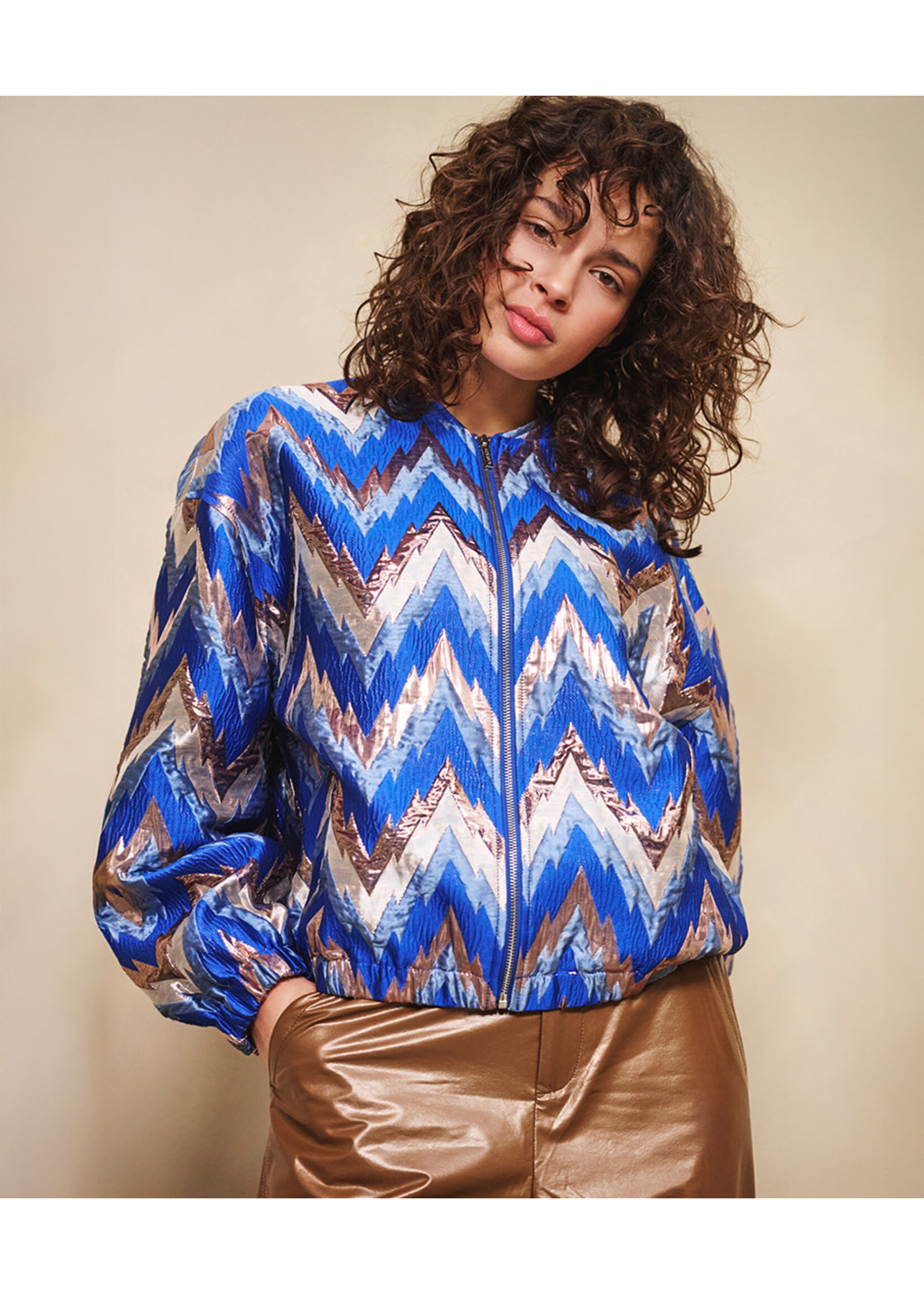 F25.19500 Jacket Bomber jacquard zigzag