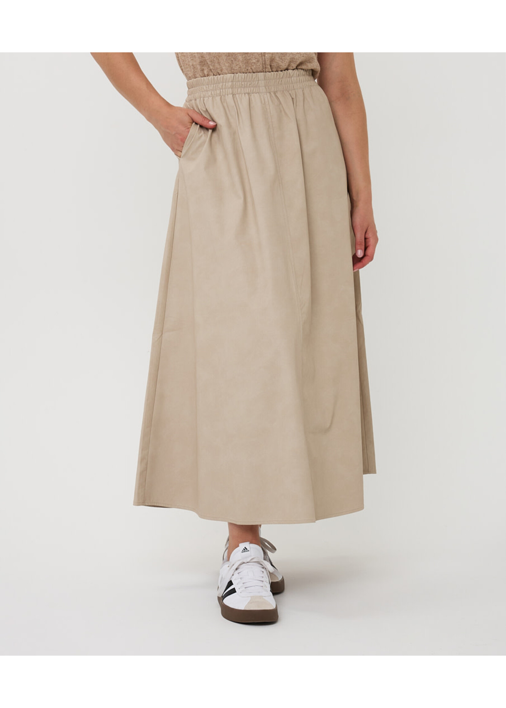 F25.11504 Skirt long lightweight PU