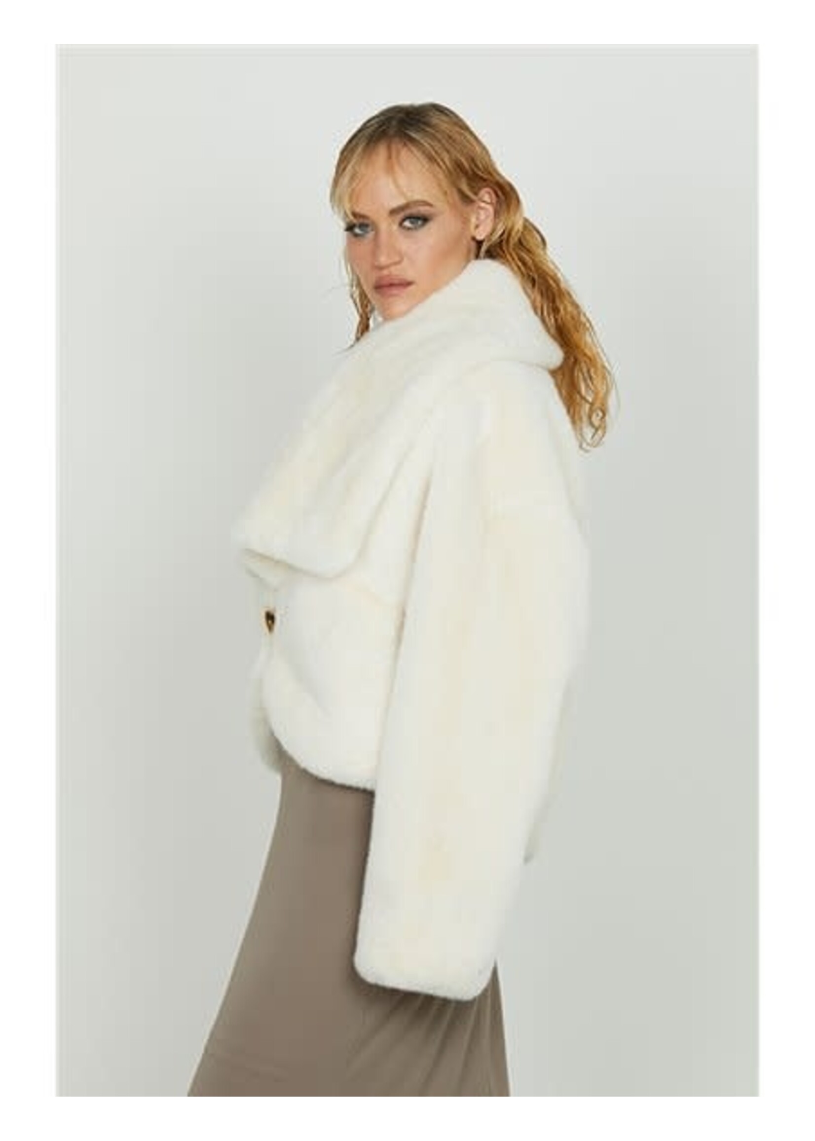 RCA2505009006 Fake Fur Mory