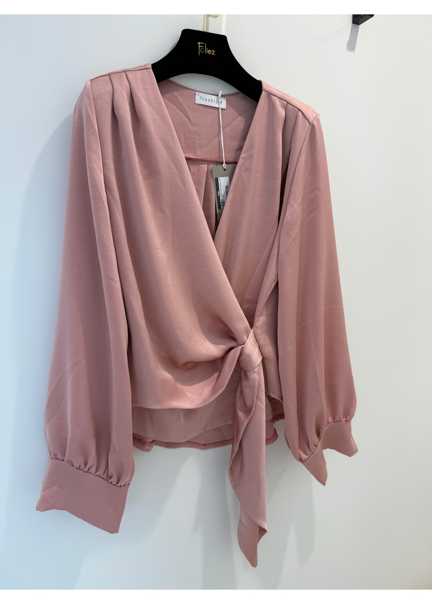 Frenkie Nena cache coeur