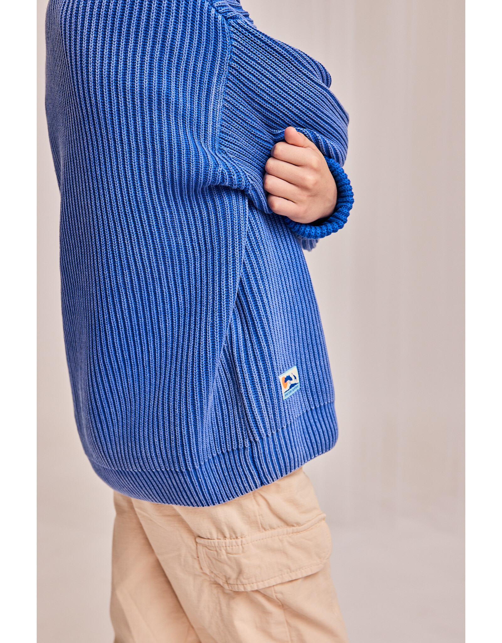 AO76 yaro c-neck fine bright blue