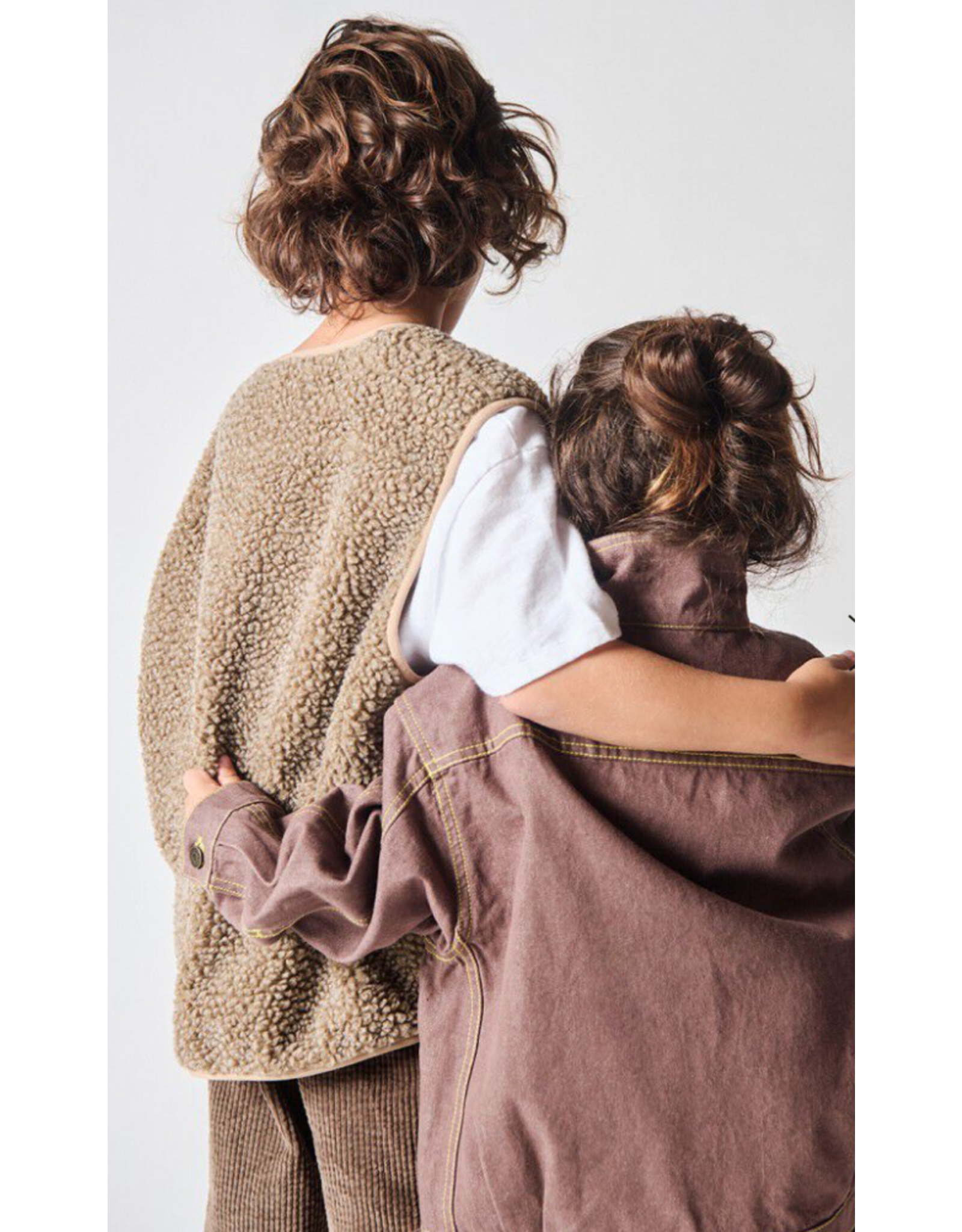 American Vintage mouwloze teddy jas hoktown muscade