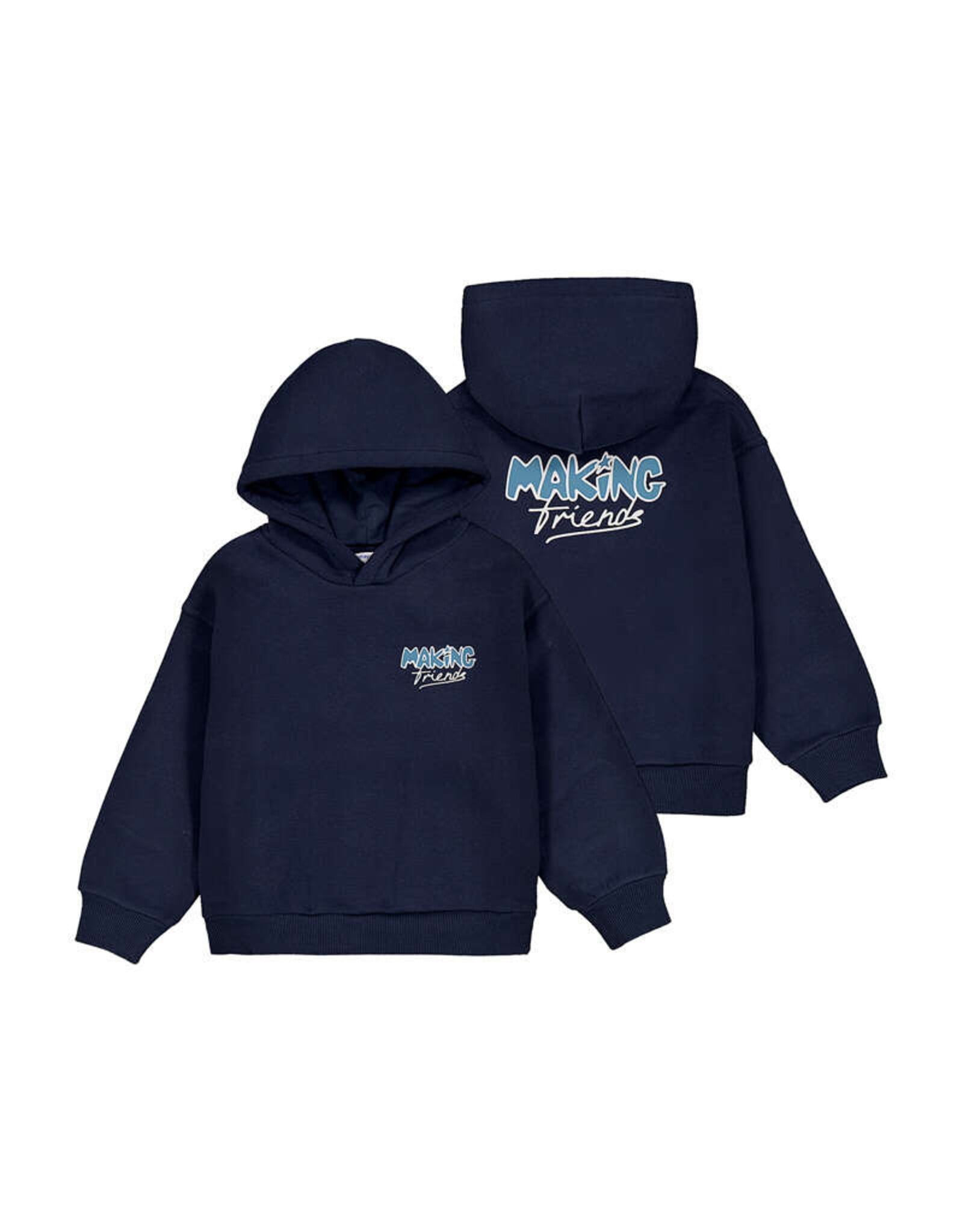 Mayoral blauwe hoodie making friends