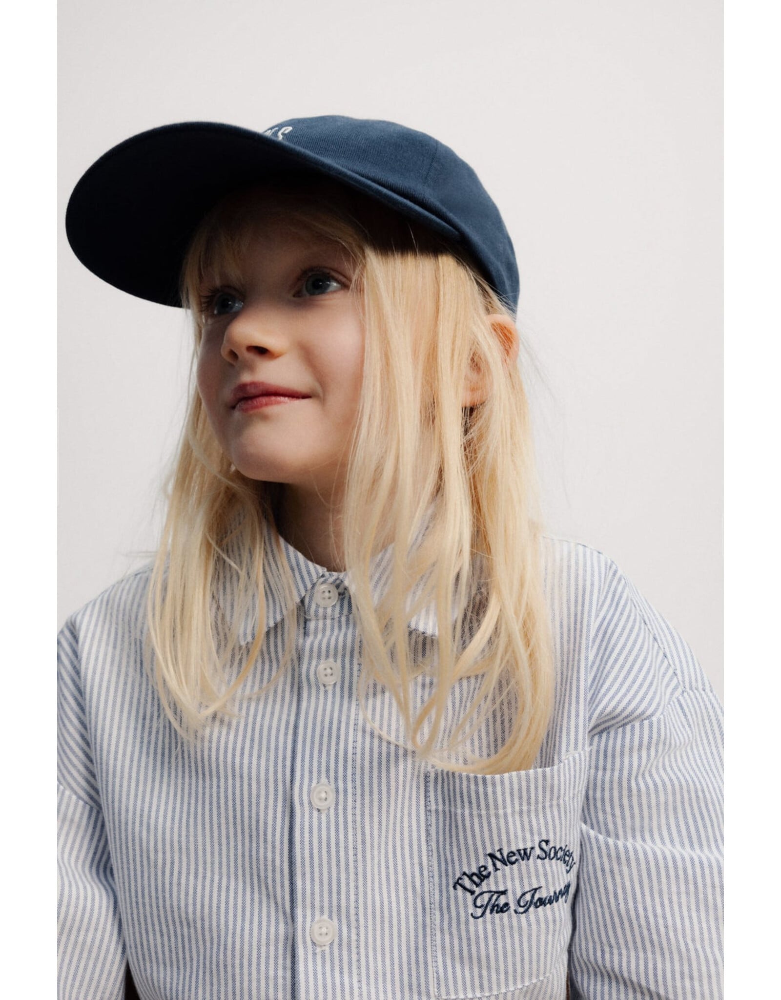 the new society blouse Isla gestreept blauw wit