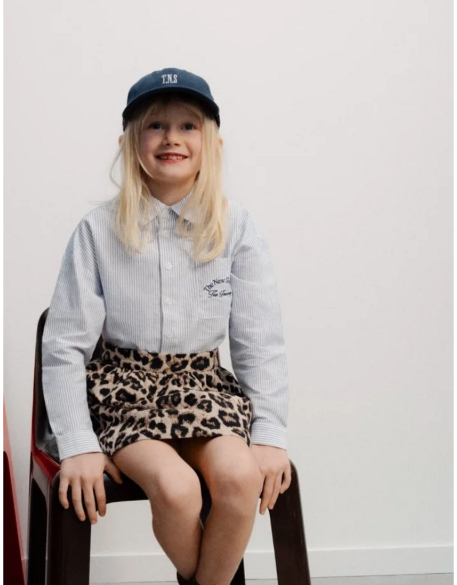 the new society blouse Isla gestreept blauw wit