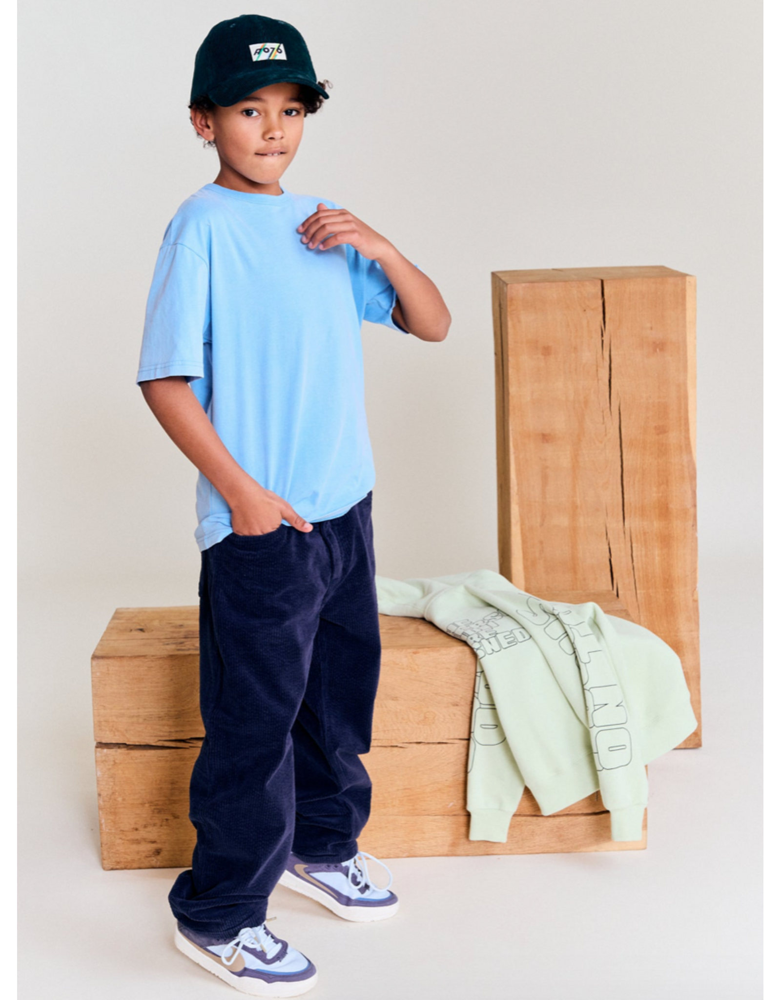 AO76 broek ribfluweel Finn navy