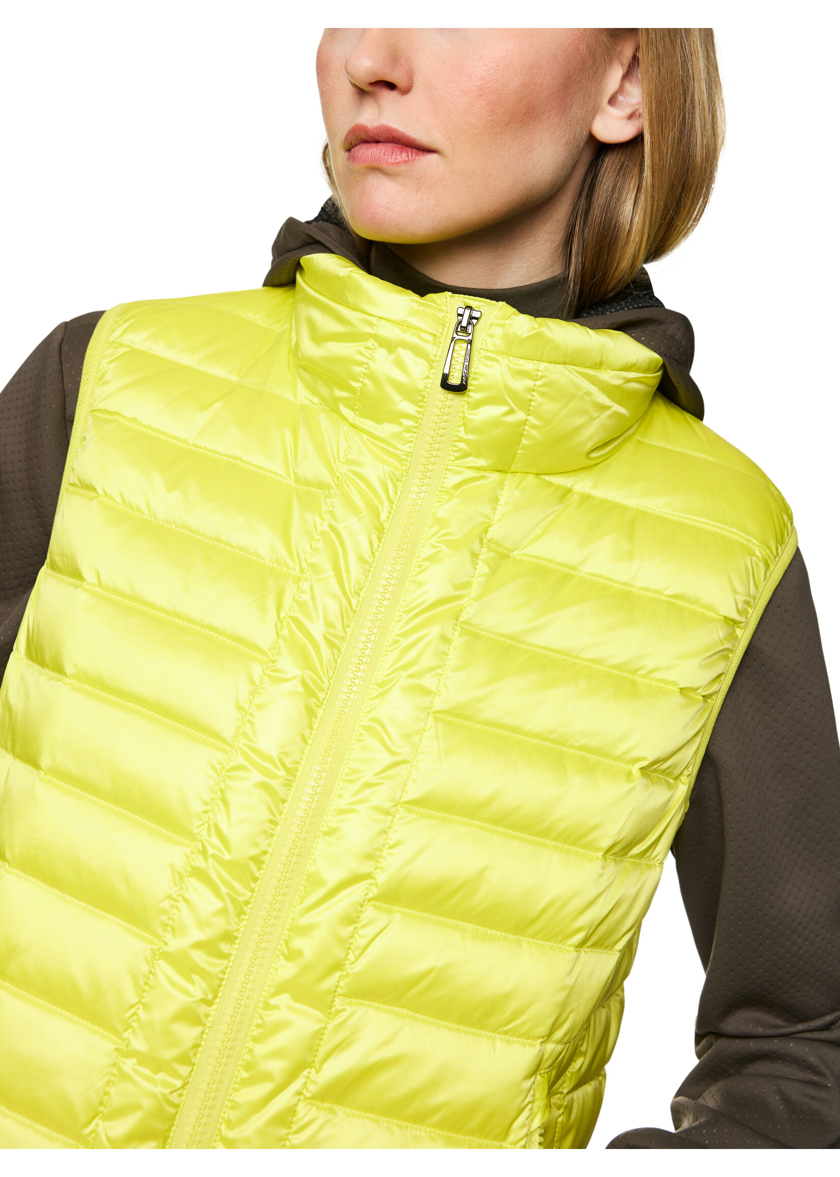 Marccain Sports Vest ZS 37.01 W11 412
