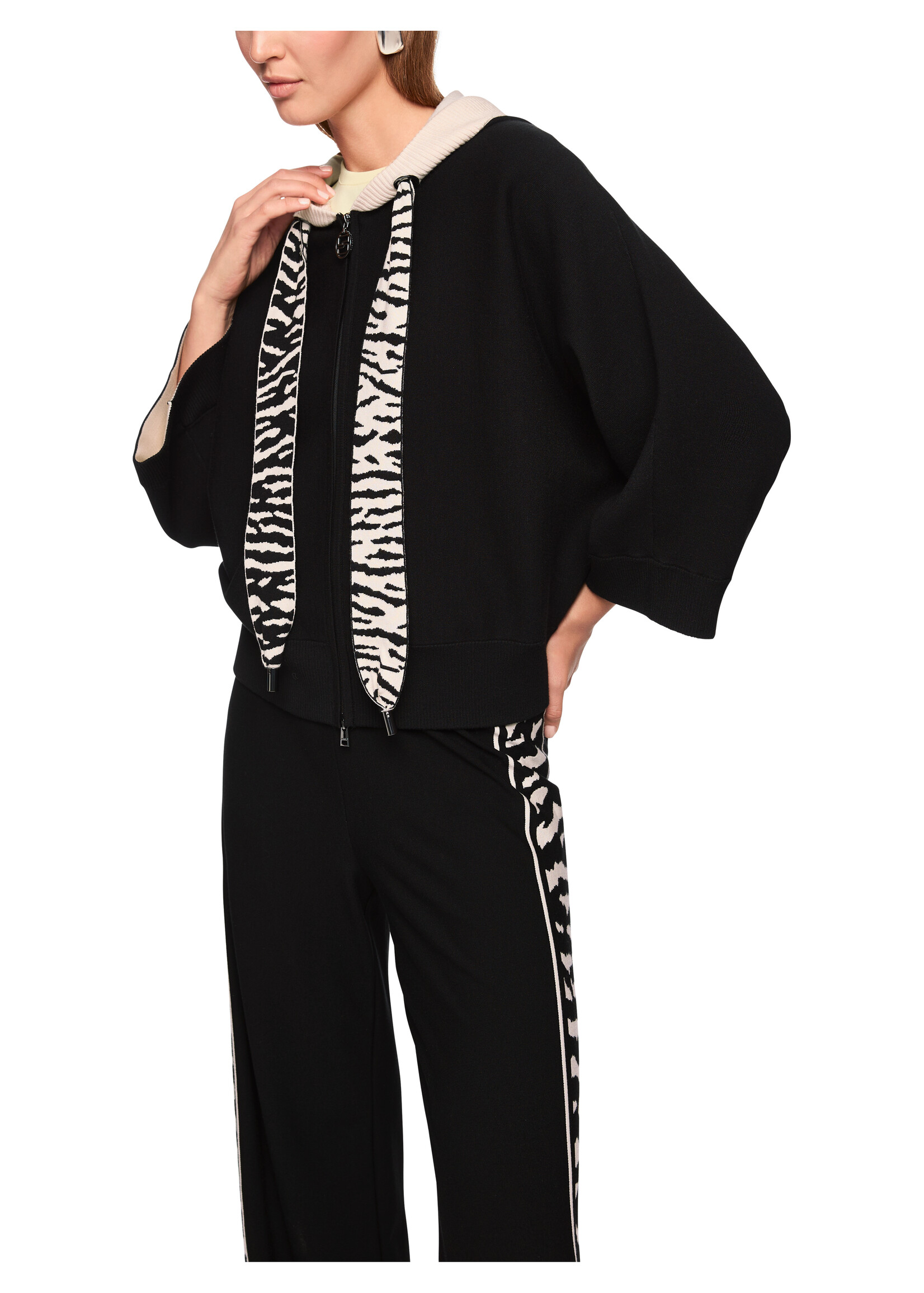 Marccain Sports Cardigan AS 39.03 M57 900