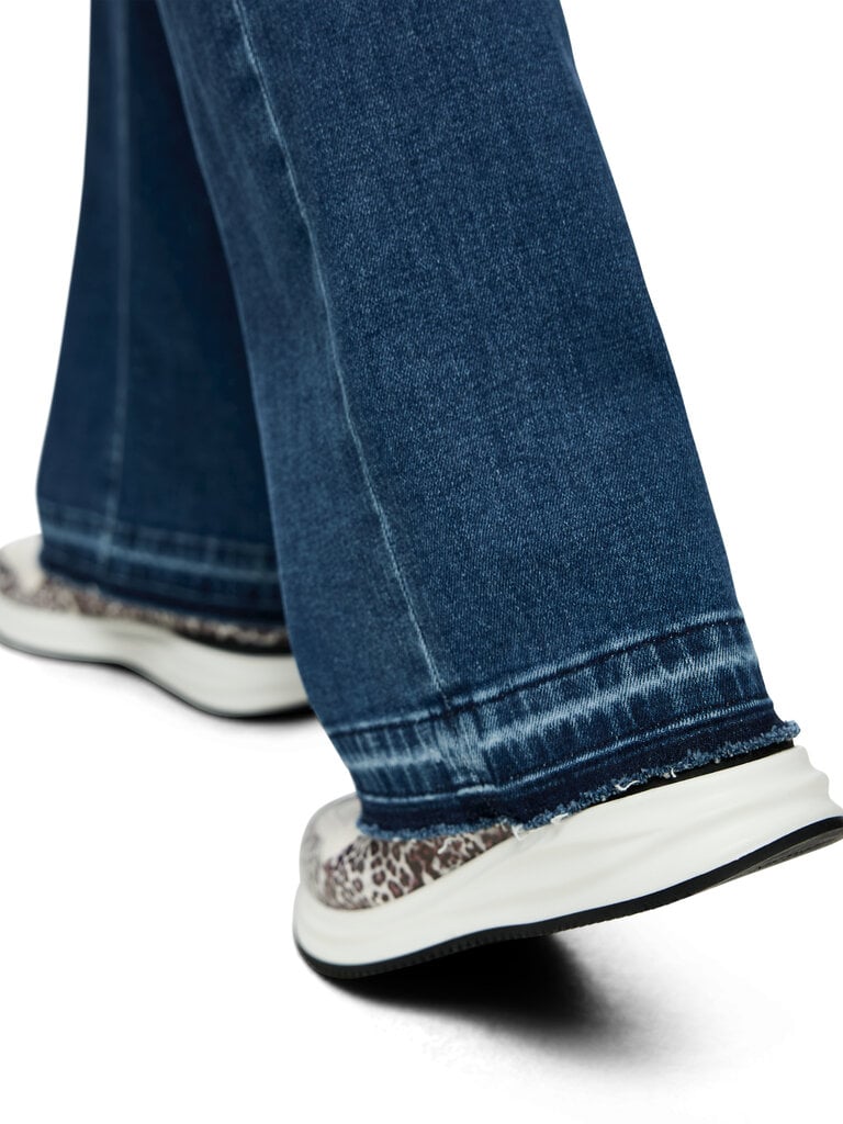 Marccain Pants Jeans AP 82.32 D05 353