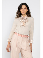 Fijn gebreide trui met lurex