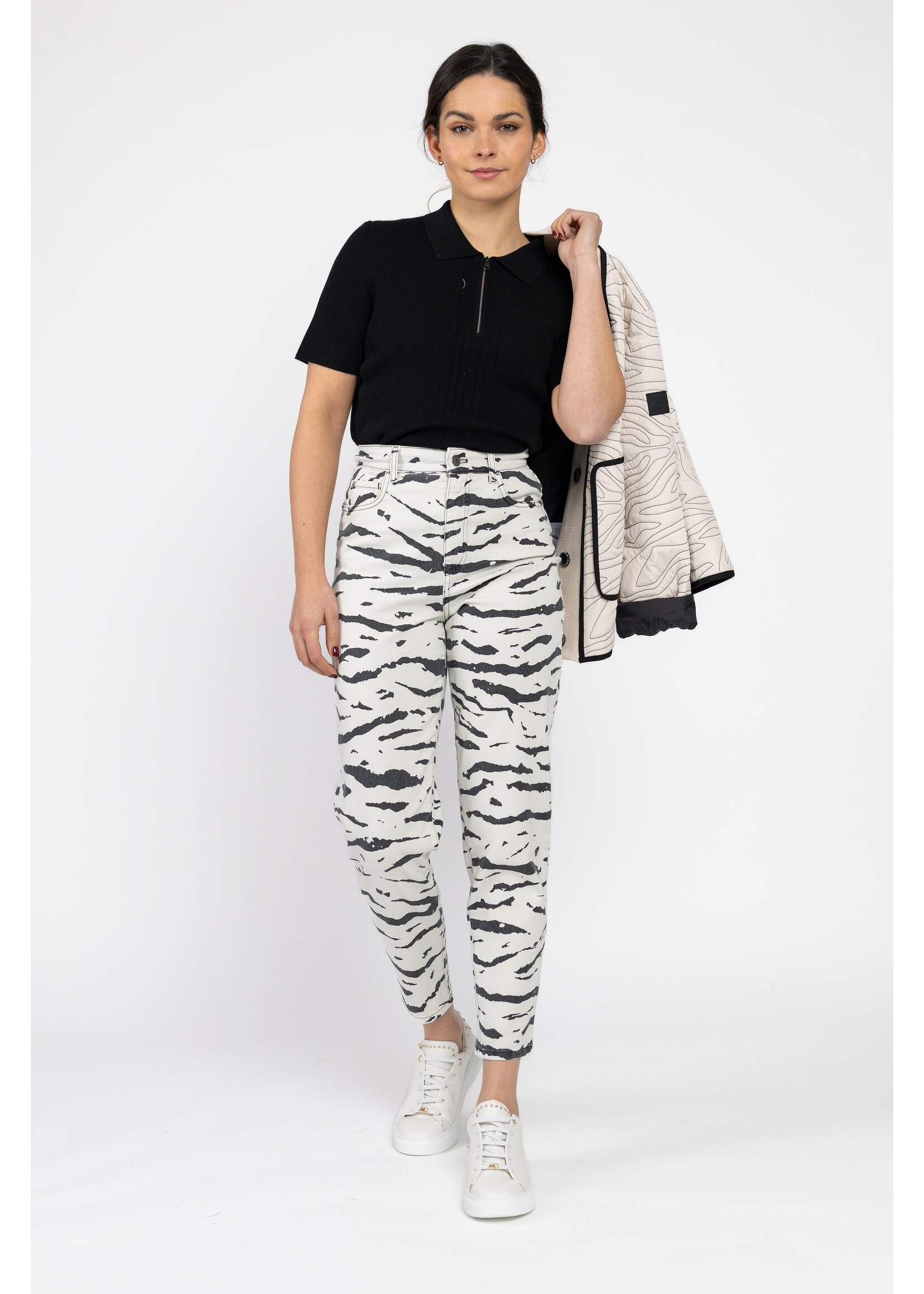 Marccain Sports Jeans AS 82.13 D03 119