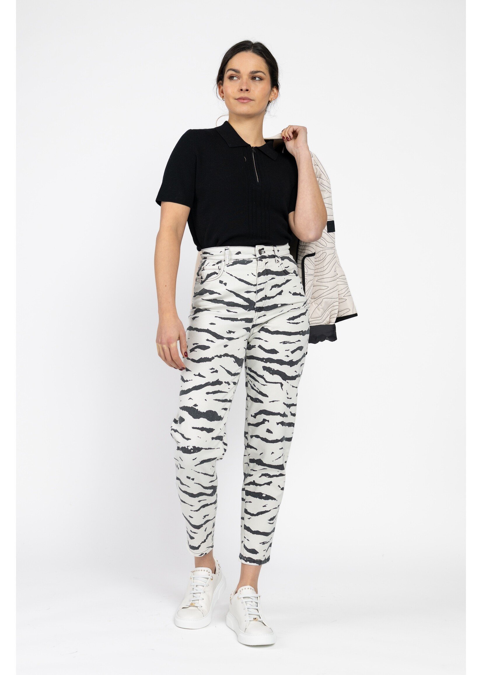 Marccain Sports Jeans AS 82.13 D03 119