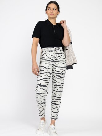 Marccain Sports Jeans FEURA met dierenprint