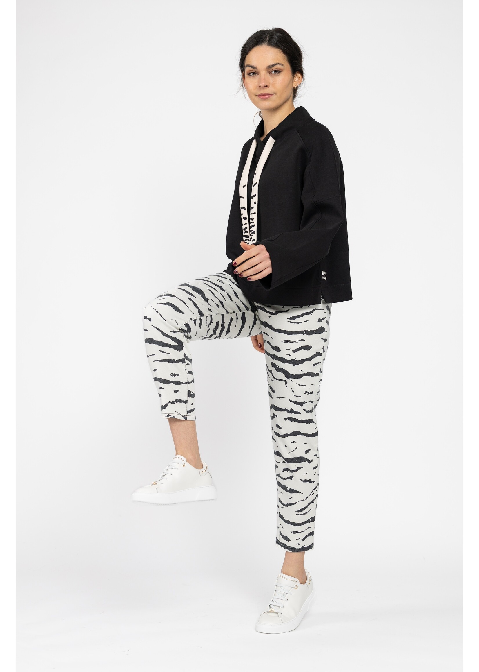 Marccain Sports Jeans AS 82.13 D03 119