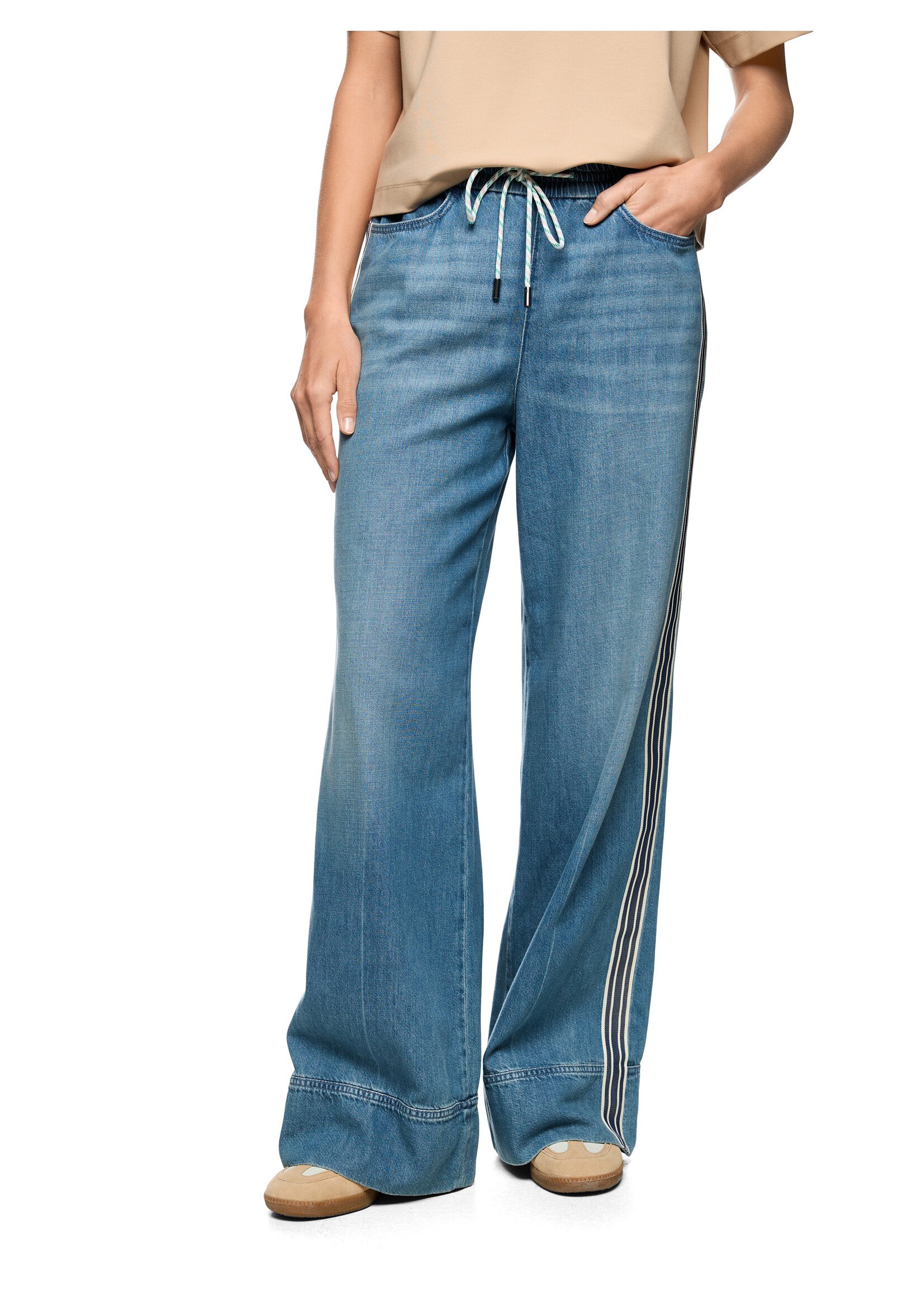 Marccain Sports Jeans AS 82.16 D07 353