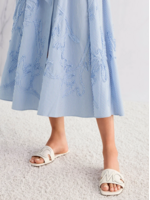 Platte sandaal met decoratieve riempjes