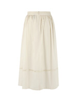 Uitlopende maxirok met kant