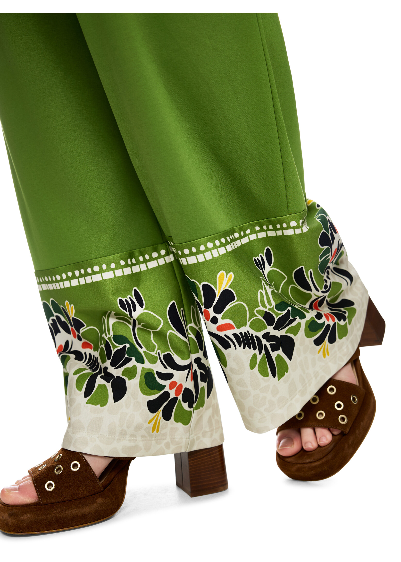 Broek AC 81.67 J44 526