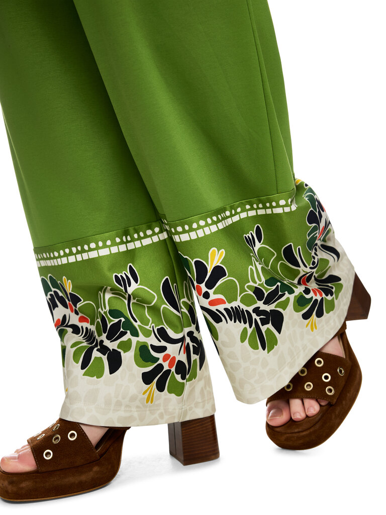 Broek AC 81.67 J44 526